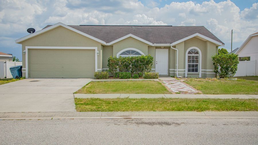 150 Cloverdale Rd in Winter Haven, FL - Building Photo