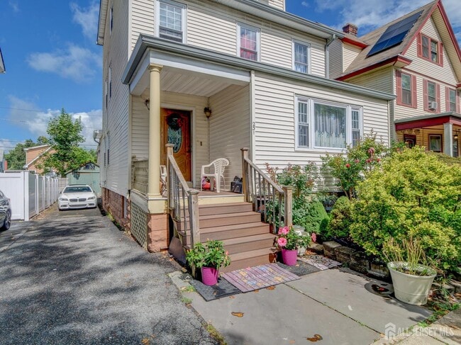 property at 231 Waverly Pl