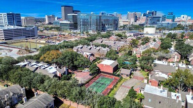 7447 Cambridge St in Houston, TX - Building Photo - Building Photo