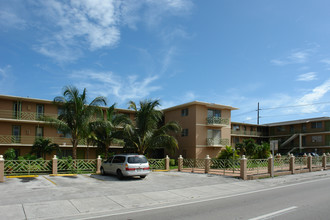 6237 W Flagler St in Miami, FL - Foto de edificio - Building Photo