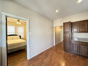 5023 N Ridgeway Ave, Unit 6R in Chicago, IL - Building Photo - Building Photo