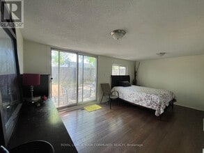 443-443 Manse Rd in Toronto, ON - Building Photo - Building Photo