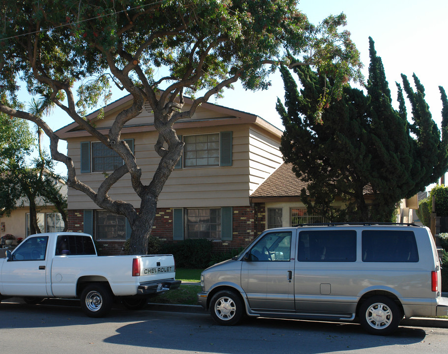 4260 Green Ave in Los Alamitos, CA - Building Photo