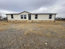 151 Sherwood Dr in Comfort, TX - Building Photo