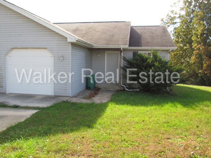 407 9th Street Cir-Unit -2 in Crocker, MO - Building Photo