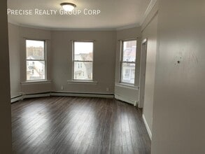 12 Cedar Pl in Yonkers, NY - Building Photo - Building Photo