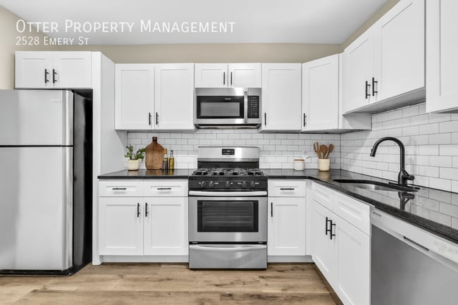 2528 Emery St in Philadelphia, PA - Building Photo - Building Photo