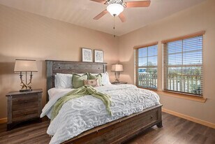 1593 Gruene Rd in New Braunfels, TX - Building Photo