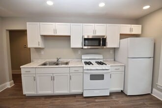 111 1/2 S West St in Mishawaka, IN - Building Photo - Building Photo