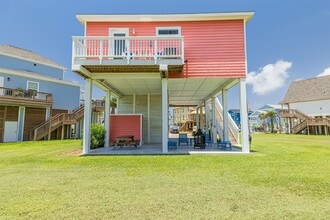 25011 San Simeon Ct in Galveston, TX - Building Photo - Building Photo