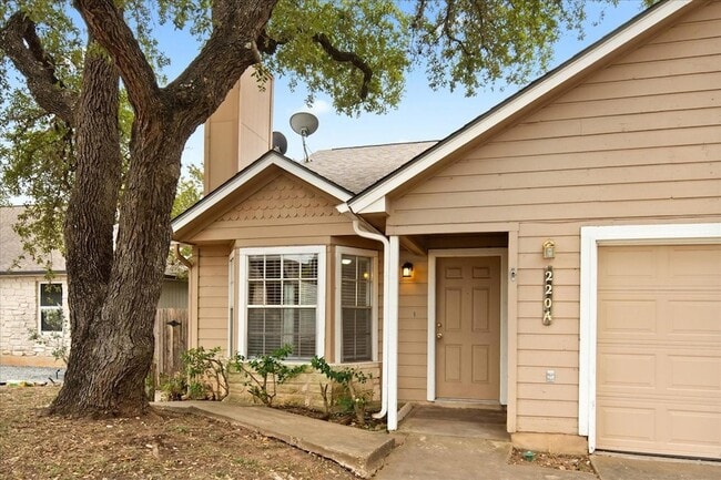 220 Sailmaster St, Unit A in Lakeway, TX - Building Photo - Building Photo