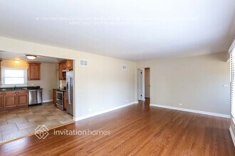 180 Oakland Grove in Elmhurst, IL - Building Photo - Building Photo