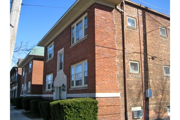 Larchmont Apartments in Lakewood, OH - Building Photo - Building Photo