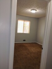 4208 W Village Pkwy in Ellenwood, GA - Foto de edificio - Building Photo