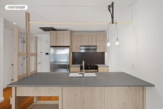 54 Noll St in Brooklyn, NY - Building Photo - Building Photo