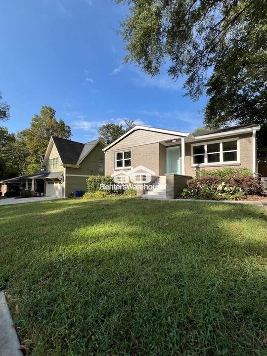 1704 Belle Isle Cir NE in Atlanta, GA - Building Photo