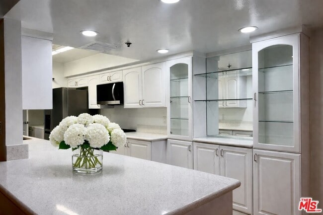 property at 10390 Wilshire Blvd