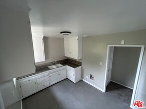 4086 Abourne Rd-Unit -D in Los Angeles, CA - Building Photo - Building Photo