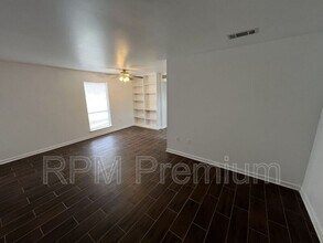 4547 Alvin Dark Ave in Baton Rouge, LA - Building Photo - Building Photo