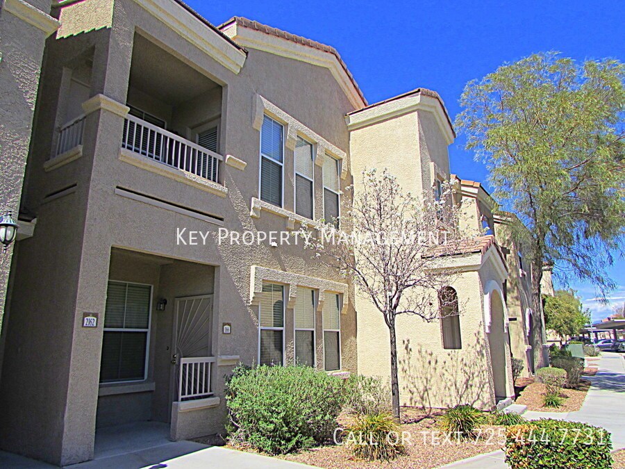 10550 W Alexander Rd, Unit #2166 in Las Vegas, NV - Foto de edificio