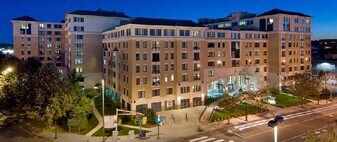 32 Cambridgepark Dr, Unit 3109 in Cambridge, MA - Building Photo