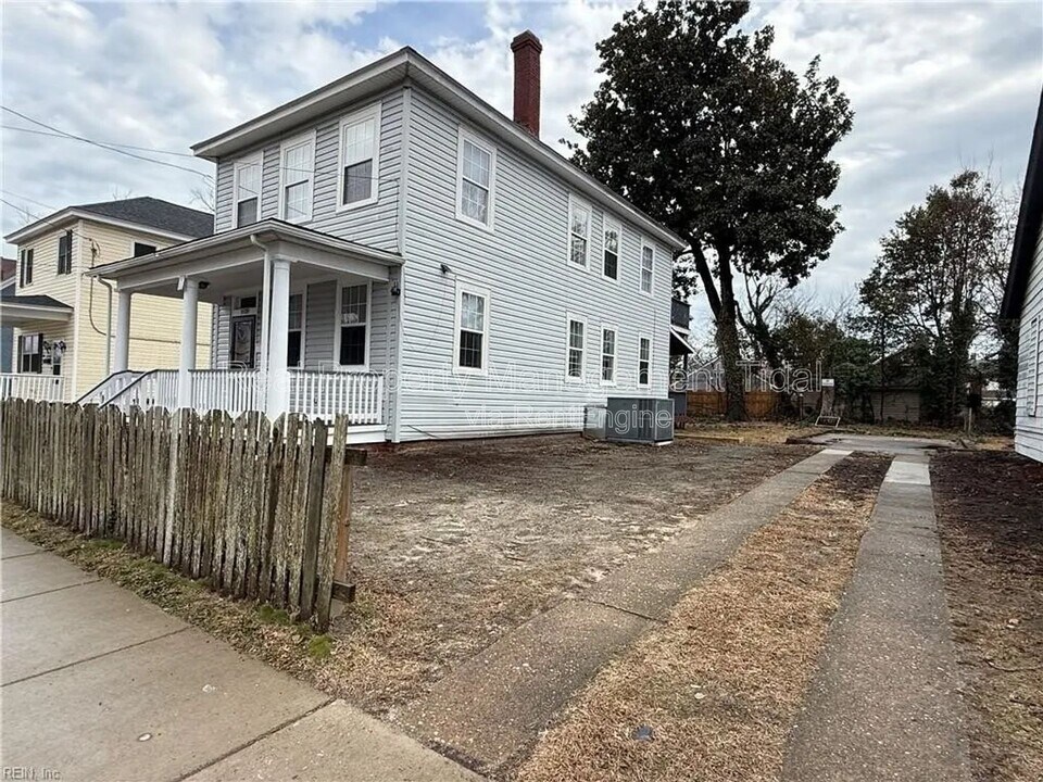 1020 23rd St in Newport News, VA - Building Photo