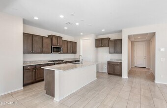 21295 N 270th Dr, Unit 902 in Buckeye, AZ - Building Photo - Building Photo