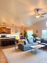724 Pioneer Dr in Milliken, CO - Foto de edificio - Building Photo