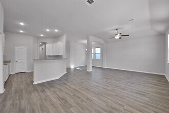 17620 Cedar Crst Dr in Conroe, TX - Building Photo - Building Photo