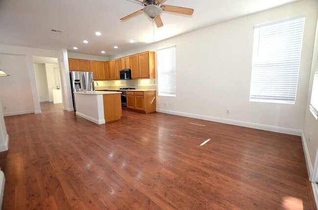 1827 Sheep Ranch Loop in Chula Vista, CA - Building Photo - Building Photo