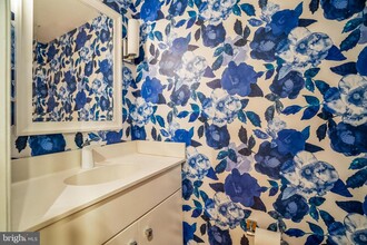 1105 Weatherstone Dr in Paoli, PA - Building Photo - Building Photo