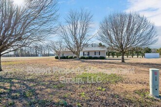 2215 Benson Hwy in Dunn, NC - Foto de edificio - Building Photo