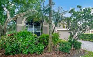 10036 Diamond Lake Rd in Boynton Beach, FL - Building Photo - Building Photo