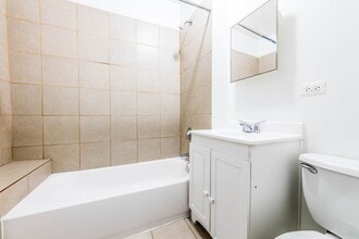 5448 W Adams St 119-21 N Lotus Chicago, IL 60644 in Chicago, IL - Building Photo - Building Photo