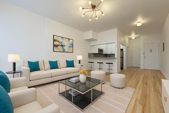 346 W 52nd St in New York, NY - Building Photo - Building Photo