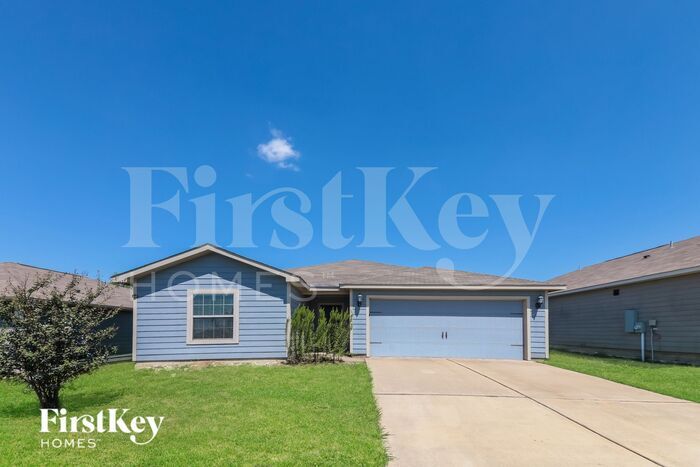 14235 Chaps Dr in Seagoville, TX - Building Photo