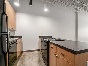 769 N High St, Unit 303 in Columbus, OH - Foto de edificio - Building Photo