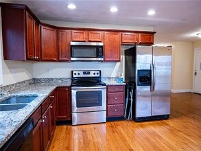 5 Hewitt St in Providence, RI - Building Photo - Building Photo