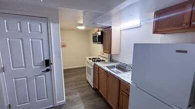 4101 Audrey Ave in Baltimore, MD - Foto de edificio - Building Photo