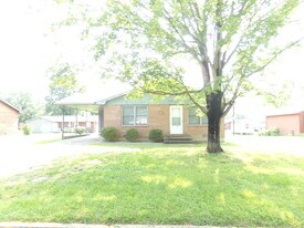 157 Kimberly Ln in Clearfield, KY - Building Photo