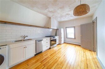 309 Main St in East Greenwich, RI - Building Photo - Building Photo