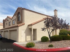 8301 Boseck Dr in Las Vegas, NV - Building Photo - Building Photo