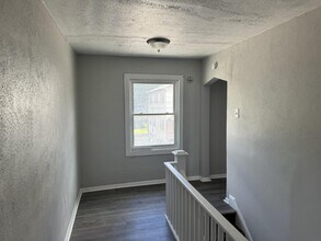 123 Clinton Ave in Oakdale, PA - Building Photo - Building Photo