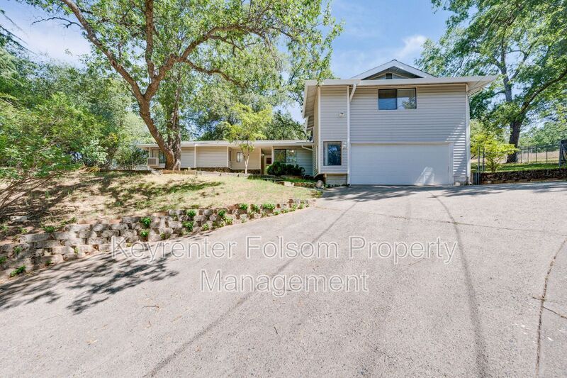 211 Sandy Ct in Diamond Springs, CA - Building Photo