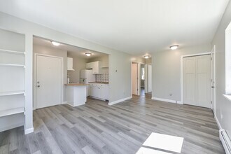 9275 Brookside Dr in Whitmore Lake, MI - Building Photo - Building Photo