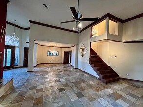 6983 Oakwood Park in Houston, TX - Building Photo - Building Photo