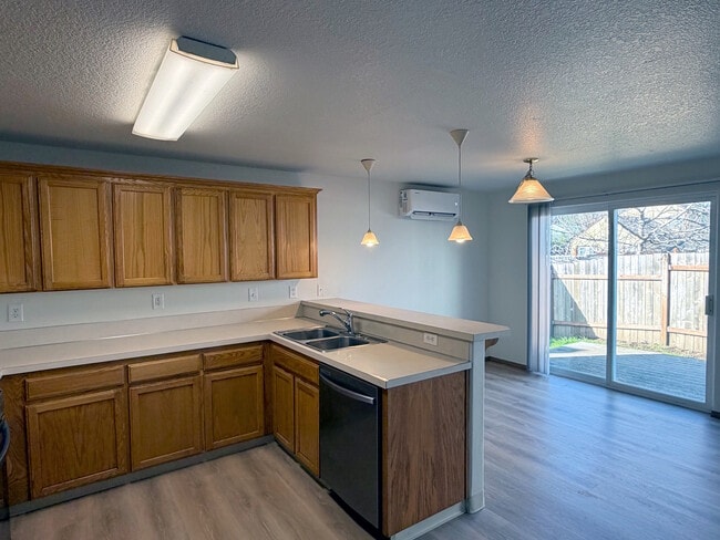 1139 2nd St NW in Salem, OR - Building Photo - Building Photo