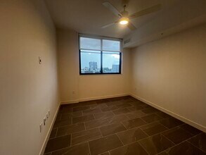 133 NE 24th St, Unit C2 in Miami, FL - Building Photo - Building Photo