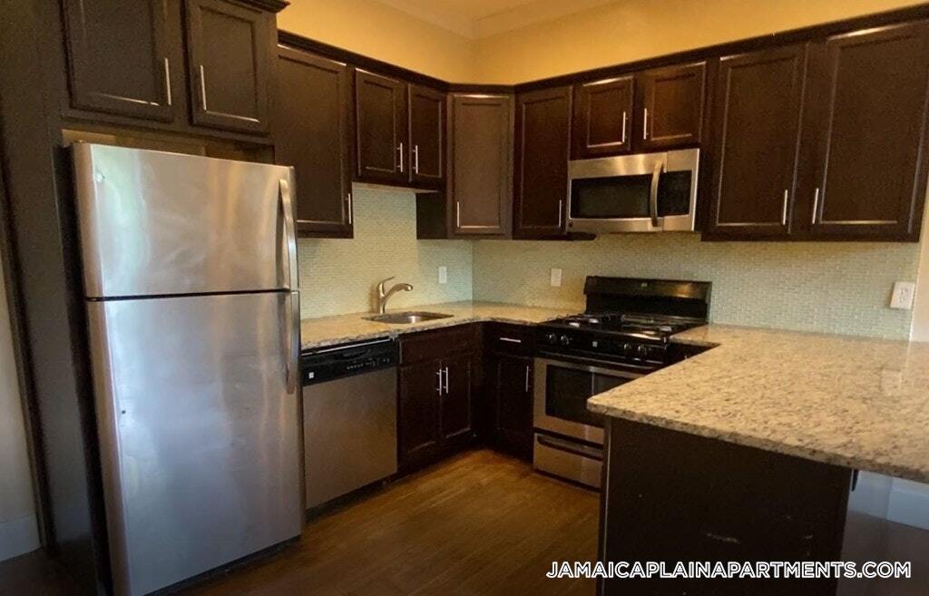 27 Lamartine St in Boston, MA - Building Photo