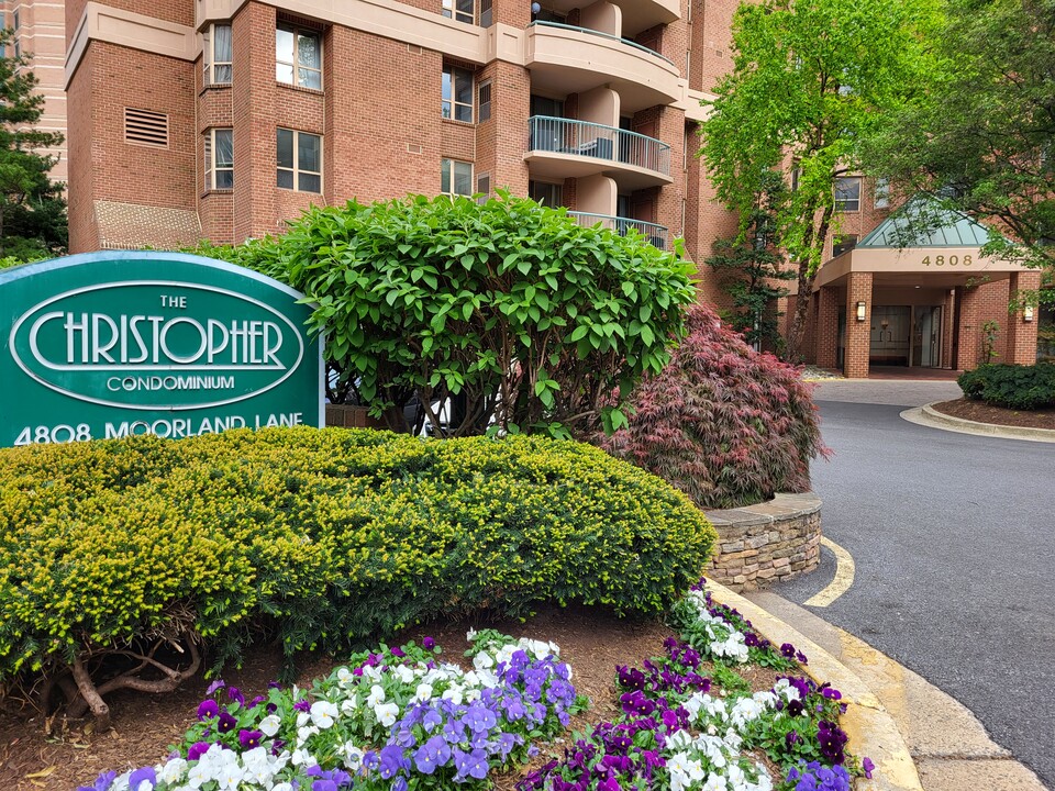4808 Moorland Ln, Unit # 202 in Bethesda, MD - Building Photo